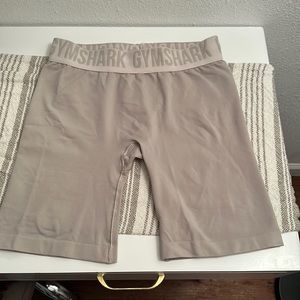Gymshark nude biker short (S)